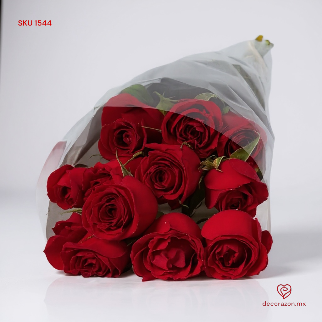 12 rosas en celofán